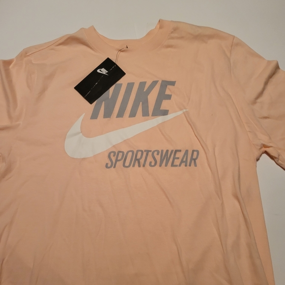 Nike Other - Men's T-Shirt Nike Sportswear Club
